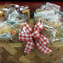 https://www.millcreekgeneralstore.com/wp-content/uploads/2015/03/gift_baskets.jpg